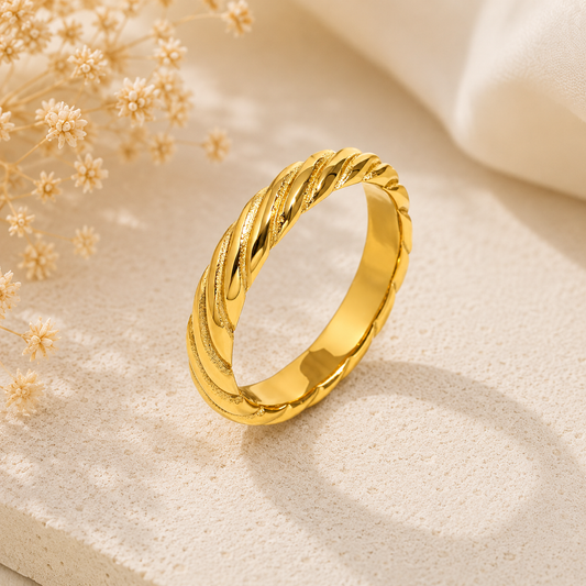 Aurora Twist Ring